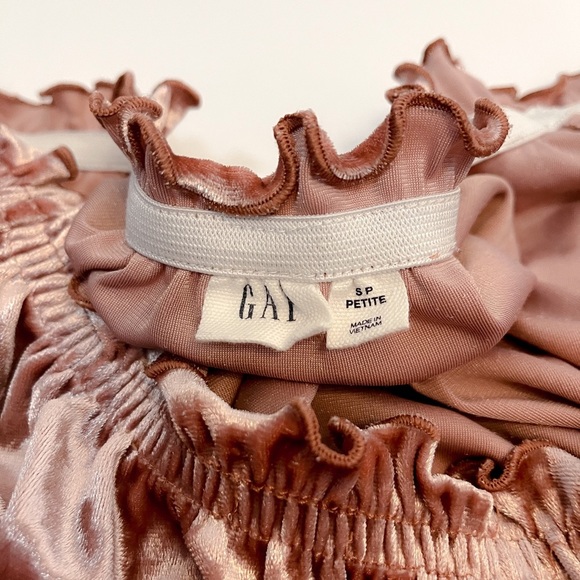 ✨Host Pick✨ GAP Pink Velvet Off-Shoulder Blouse Size SP - Picture 9 of 11